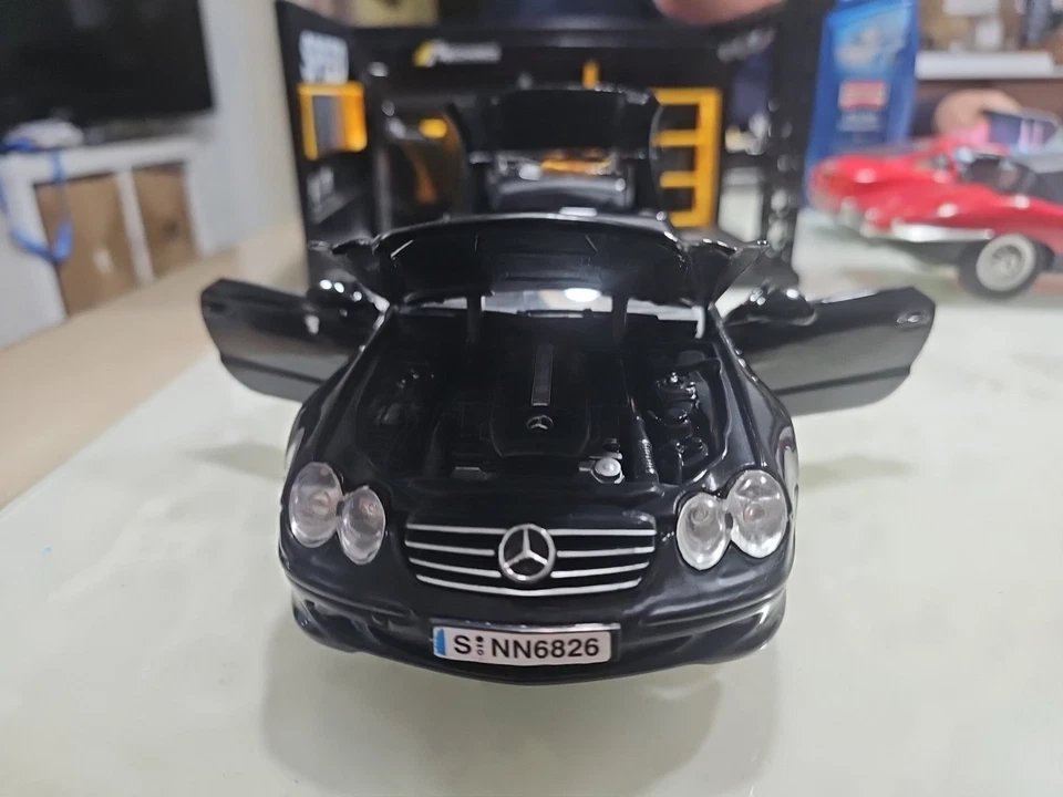 Motor Max Mercedes Benz SL500 (Hardtop Convertible) 1/18 - Immagine 3 di 4