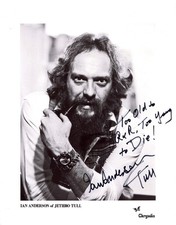 MUSICIAN & SINGER YETHRO TULL Ian Anderson autograph, signed photo