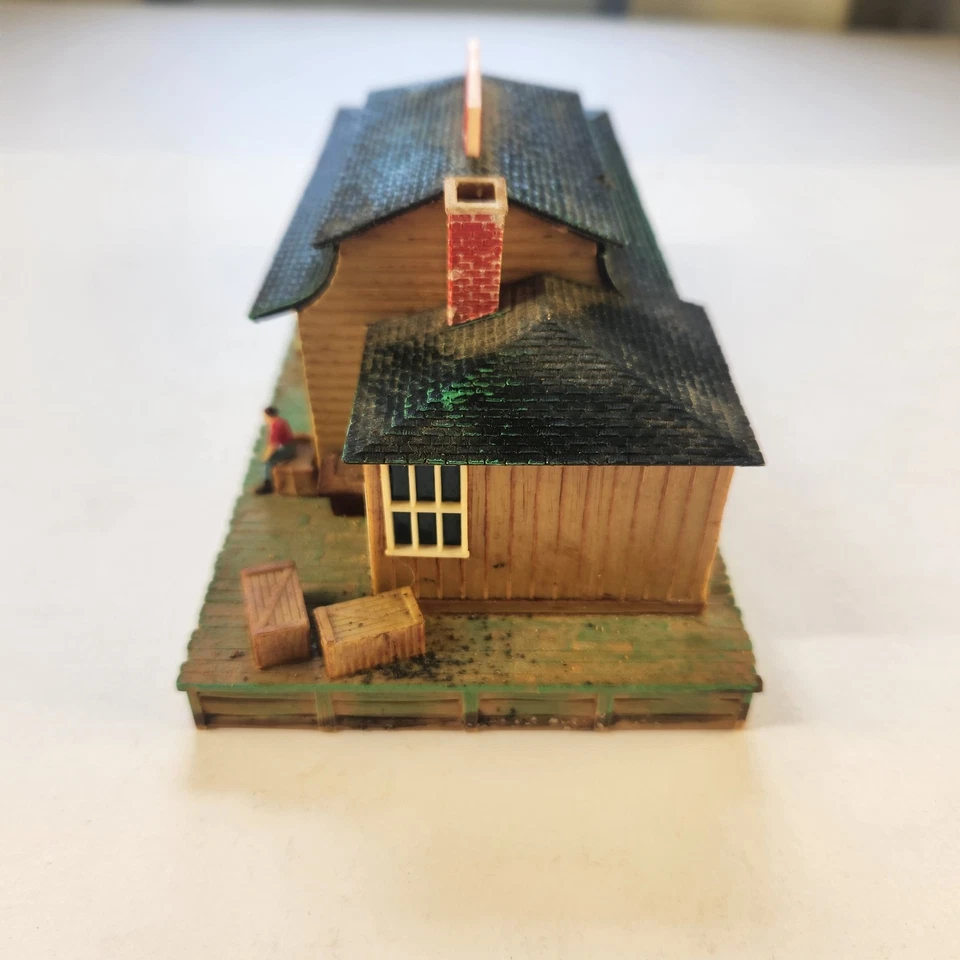 Здание HO - грузовая станция полностью собрана - Изображение 2 из 4