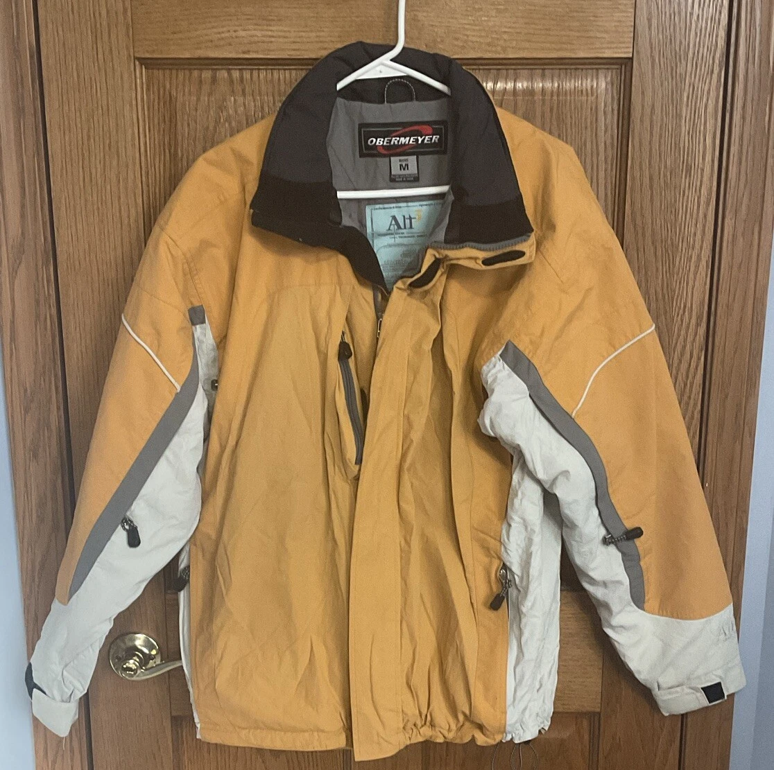 Obermeyer Vintage Men's Ski Jacket Size M. Skiing, Snowboarding, Sledding….
