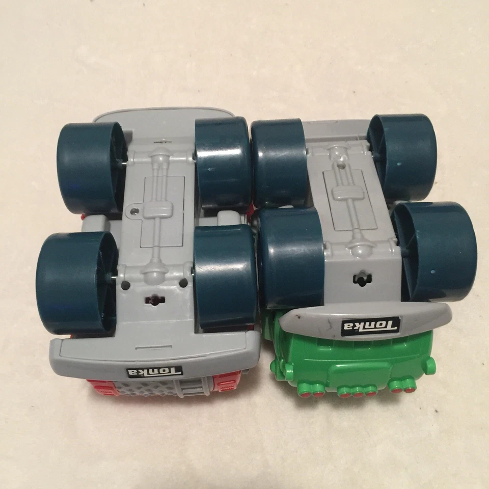 Lot Of 2 8” 2014 Hasbro Tonka Fire/trash Trucks With Lights Sound 8" Toy - Image 4 of 4