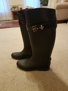 tommy hilfiger buckle rain boot