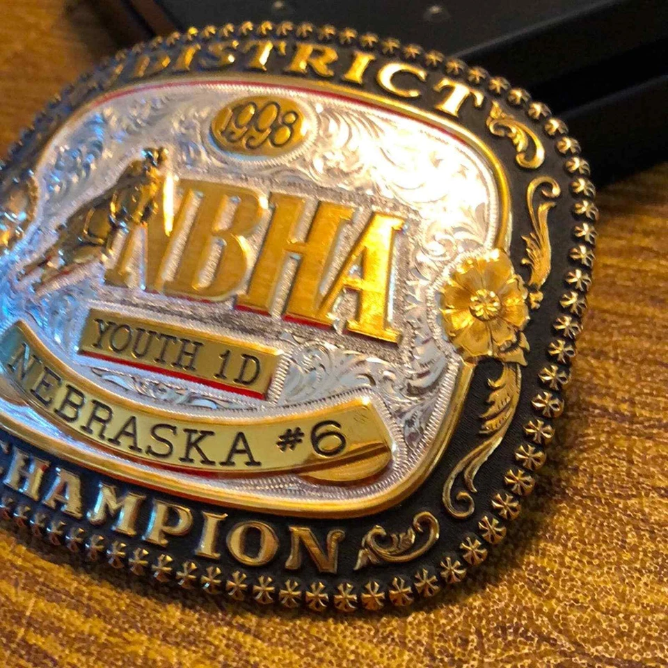 De colección Gist Bronce NBHA National Barrel Caballo Nebraska Campeón Hebilla de Cinturón Foto 3 de 4