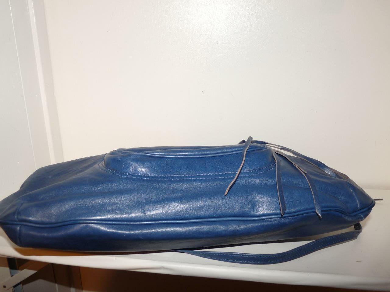 Tre Vero Beautiful Blue Leather 2 Way Carry Purse - image 11