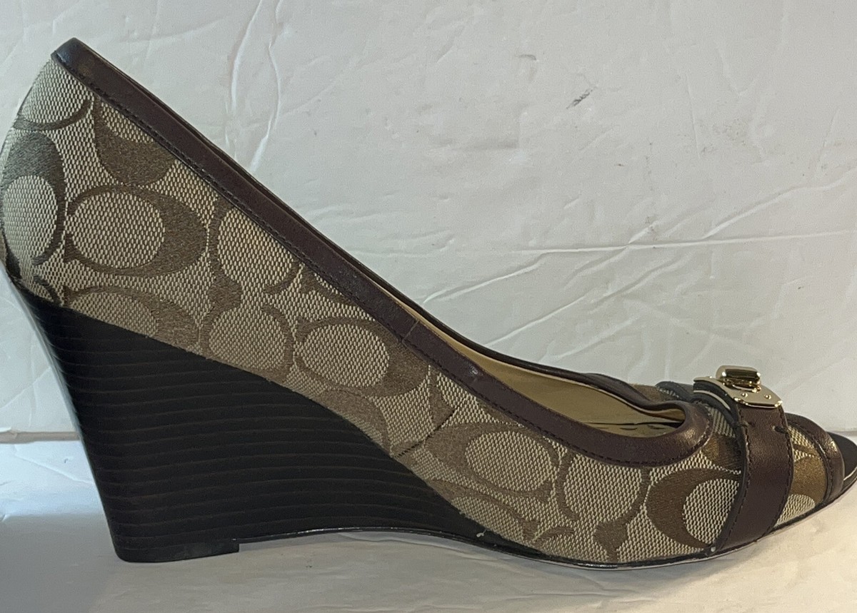 靴 Coach Peeptoe Logo Fabric Wedges (Black) Coach Milan Denim Fabric Wedges Heels Peep Toe Espadrilles