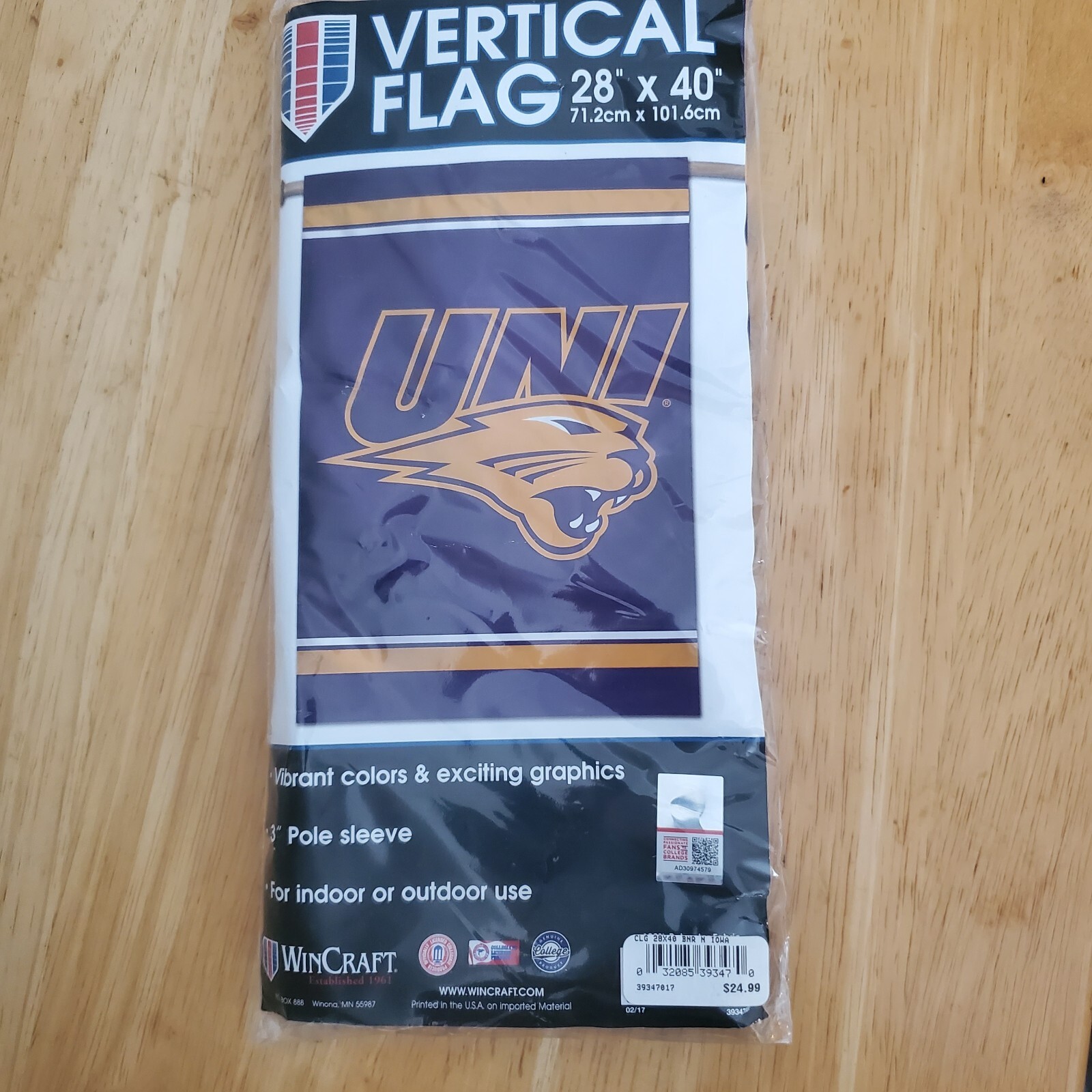 WinCraft University Of Northern Iowa Panthers Team Logo Vertical Flag 28