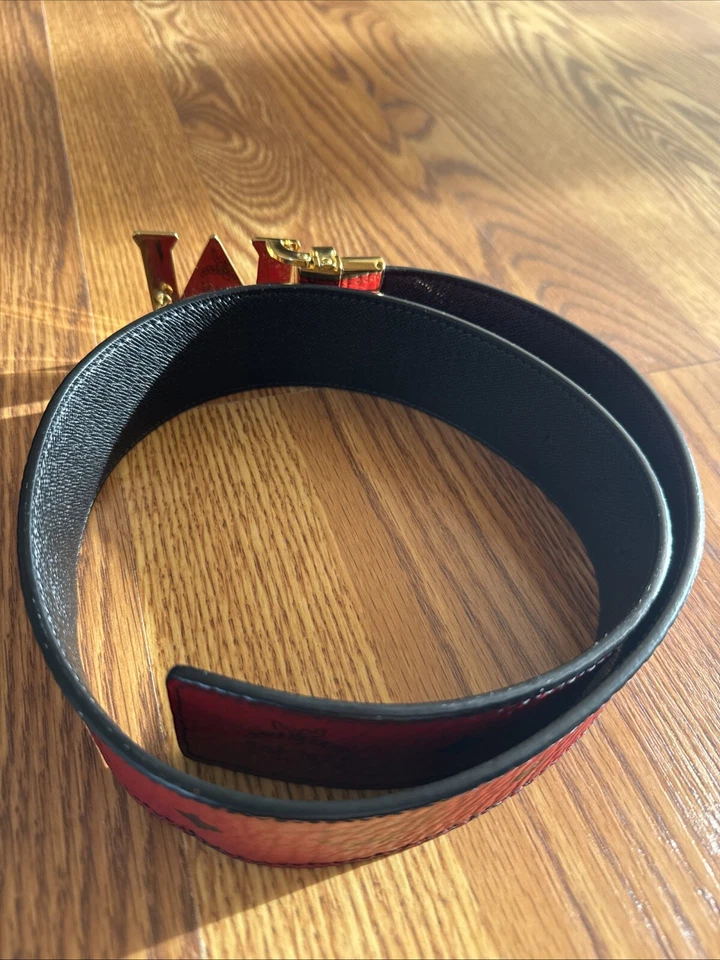 NUEVO CINTURÓN AJUSTABLE REVERSIBLE ROJO A NEGRO MCM HEBILLA DORADA Foto 3 de 4