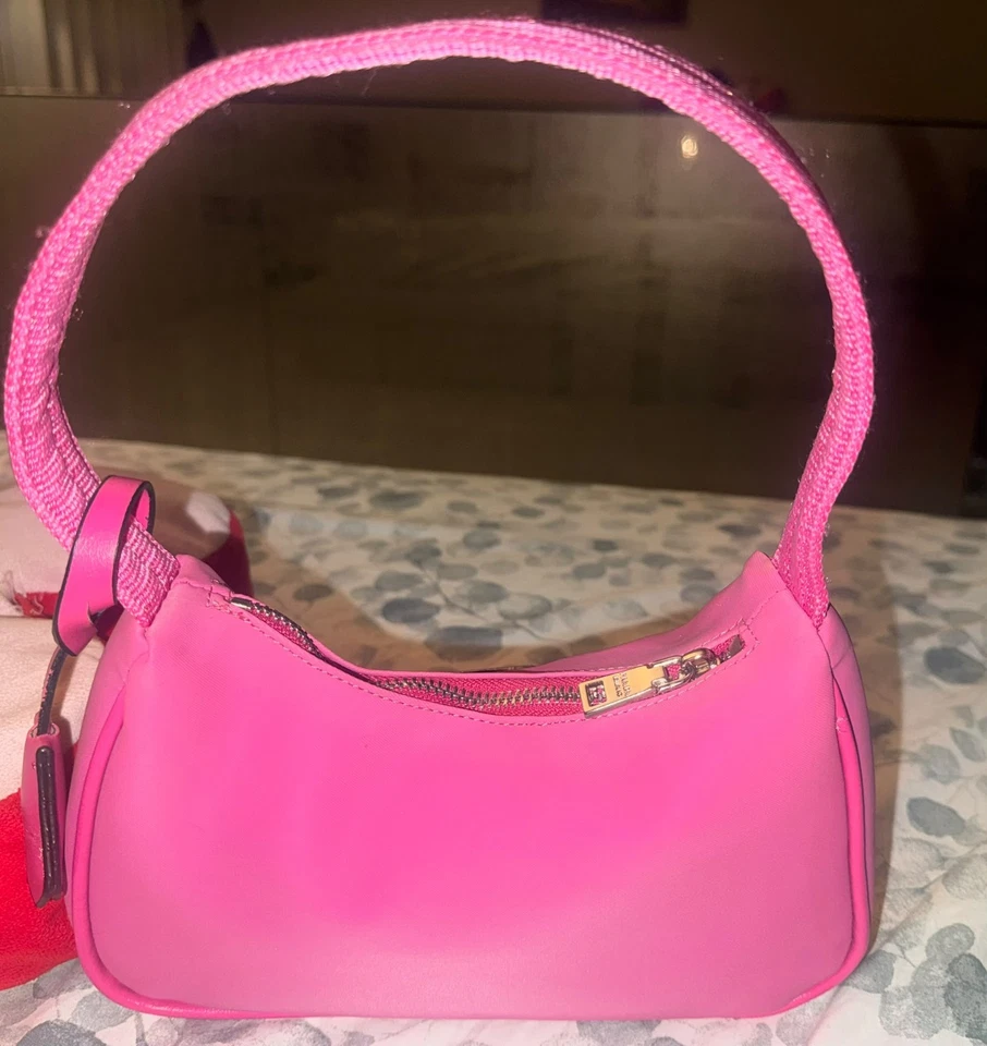 Prada Re-Edition 2005, foto 3 di 5