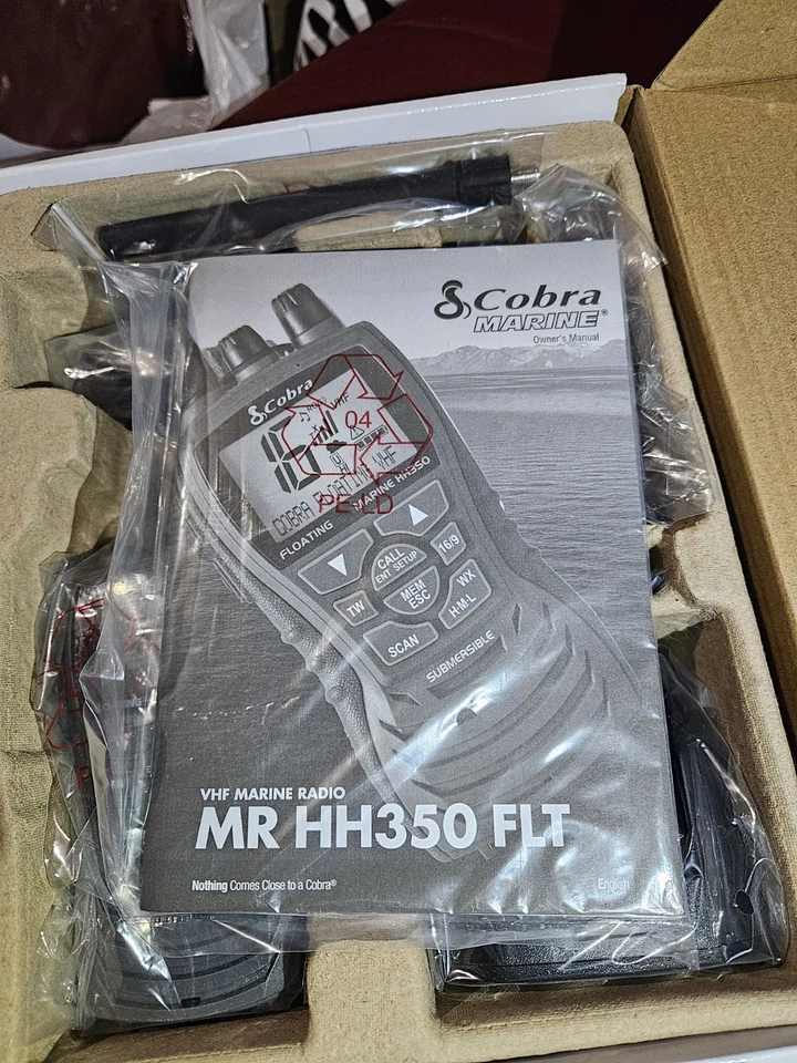 Cobra MR HH350 FLT 6 Watt Floating VHF Radio Grey Waterproof Handheld VHF Radio - Image 3 of 3