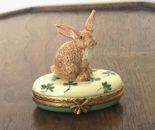 Limoges Rabbit On Shamrocks/Clover Hinged Trinket Box Peint Main France RARE