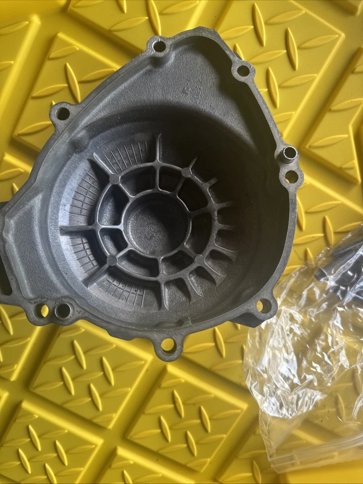 Cubierta del motor del estator apta para Yamaha YZF R1 YZFR1 2009-2014 2013 2012 11 Foto 3 de 3