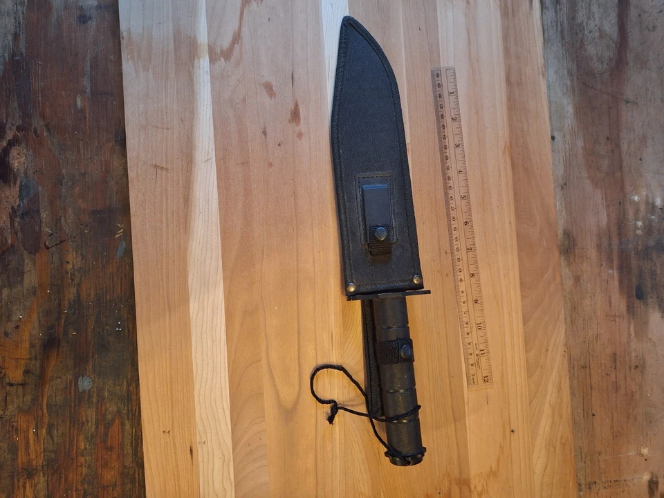 Cuchillo de supervivencia de escarcha con kit de costura de brújula iniciador de fuego Foto 2 de 3