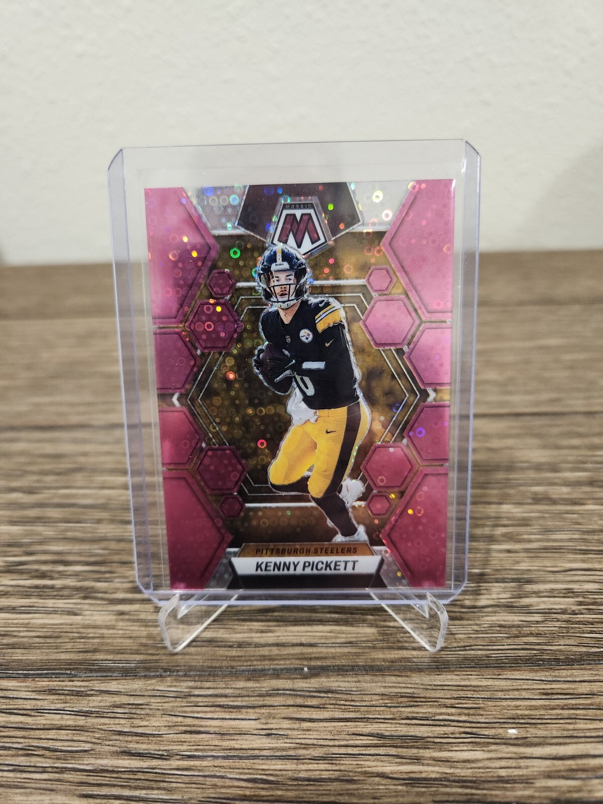 2023 Panini Mosaic No Huddle PINK /20 Kenny Pickett #201