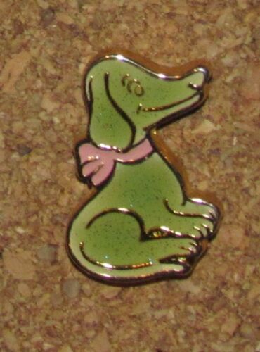 D16 PIN PINBACK ANIMAL CHIEN DOG NO2 - Picture 1 of 1