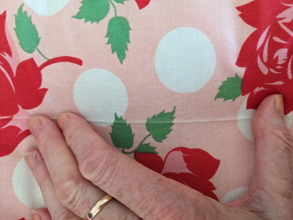 SWELL By URBAN CHIKS For Moda Large Red Roses & Spots On Pink 2.65 Metre Length  - Image 2 of 3