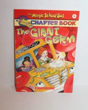The Magic School Bus Chapter Book : The Giant Germ #6 (Paperback Book)