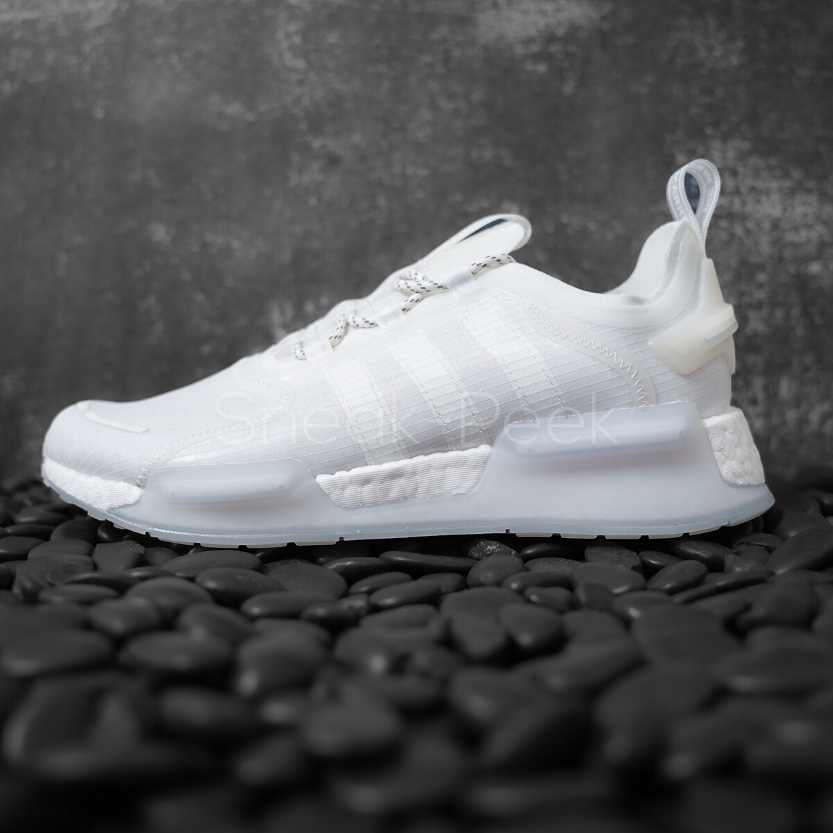 Adidas Originals NMD V3 Men's Size 8 Running Shoe White Adidas Originals NMD V3 Men's Size 8 Running Shoe White