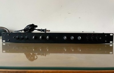 Stanton Magnetics 2-channel 3-band EQ with kill switches rotary mixer