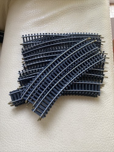 Rail courbe R2=358mm 30° ROCO-42422 - UTM Modélisme Ferroviaire