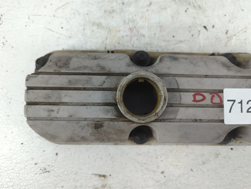 2005 Pontiac Grand Prix Passenger Right Cylinder Head Valve Cover XJMMM - Image 2 of 4