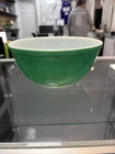 Vintage PYREX Primary Green 403 Nesting Mixing Bowl 2.5 Qt - 9" wide - No cracks