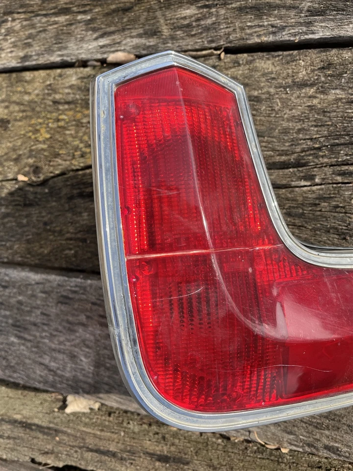 Luz trasera izquierda Plymouth Cricket 1974 1975 OEM 74 75 Foto 3 de 4