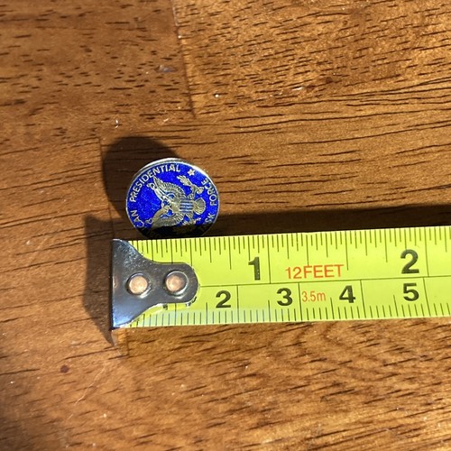 Prendedor de solapa esmaltado azul de la Fuerza de Tarea Presidencial Republicana sello presidencial - Imagen 3 de 3