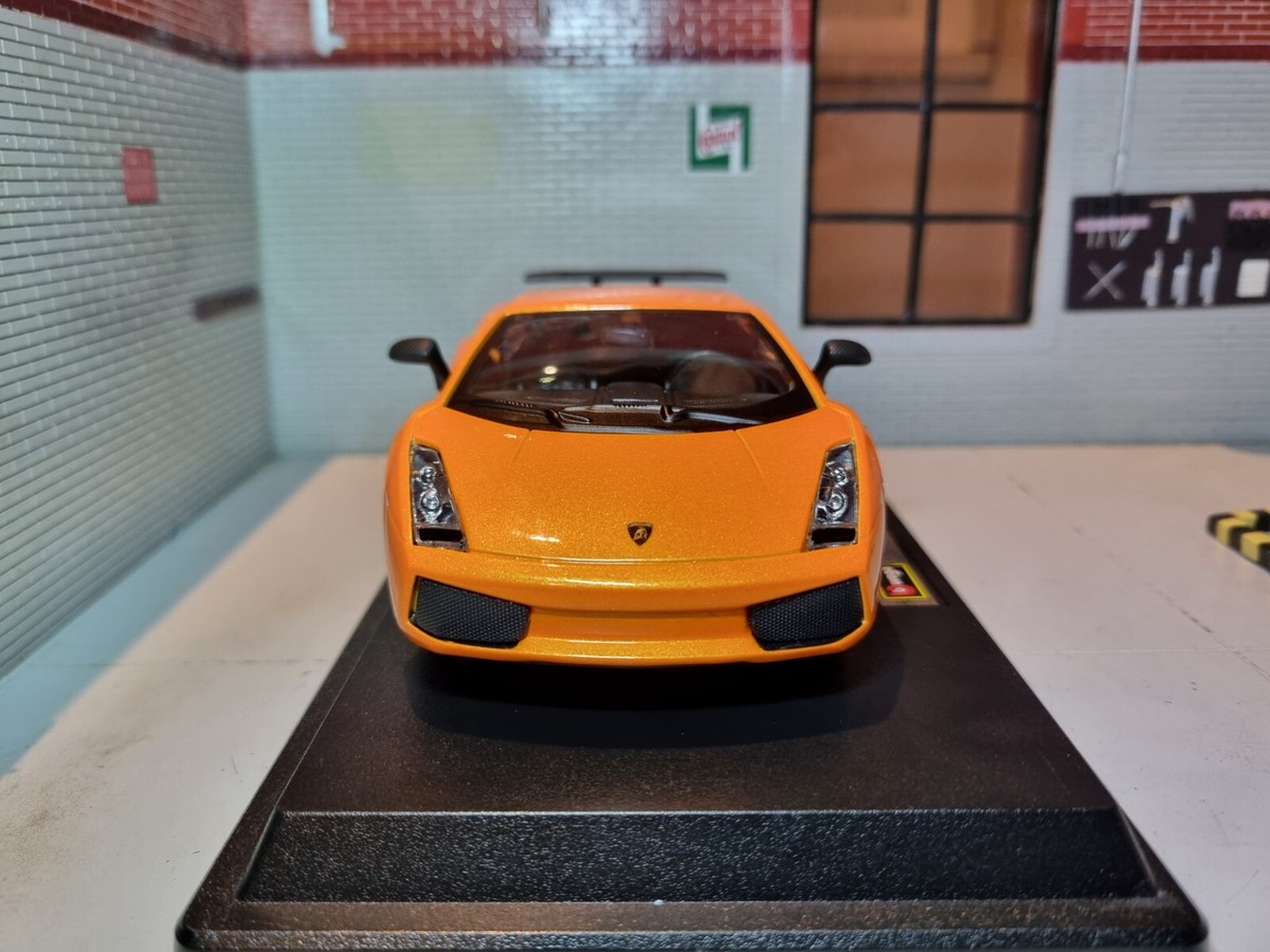 Bburago 15622108 - Lamborghini Gallardo Superleggera 1 24