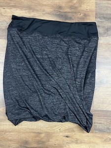 ATHLETA CHARCOAL BLACK TWIST BUBBLE SKIRT SIZE MEDIUM
