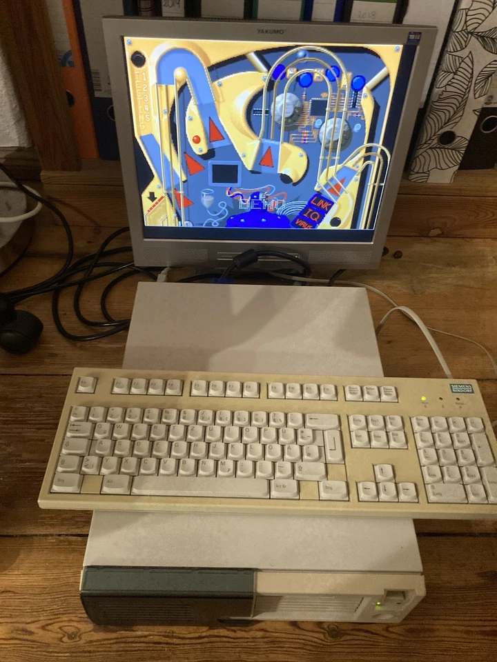 Siemens Nixdorf PCD-3Bsx 386 PC, keine Batterieschäden, Tastatur, Monitor, UMBs