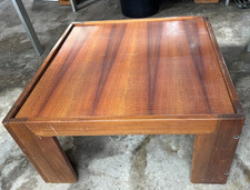 design'70 Afra Tobia Scarpa Cassina tavolo basso legno tarli diffusi segni usura