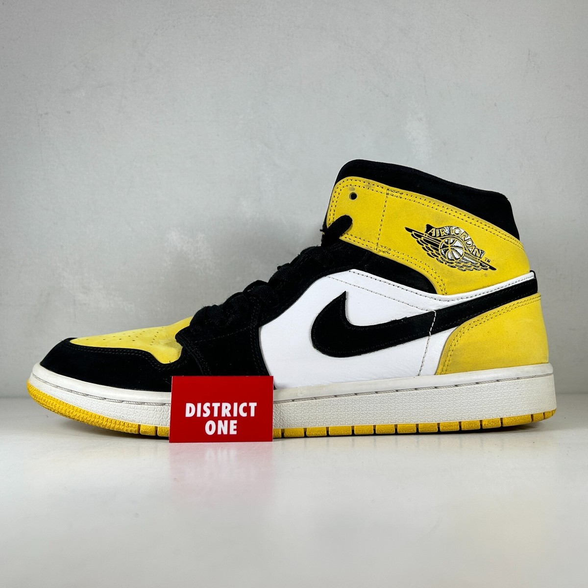 Air Jordan 1 Mid SE Yellow Toe Black 2019 - Size 11 - 852542