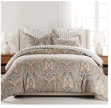 Levtex Home Kasey Quilt Set King 106x92in & Two King Shams 36 x 20in - Cotton