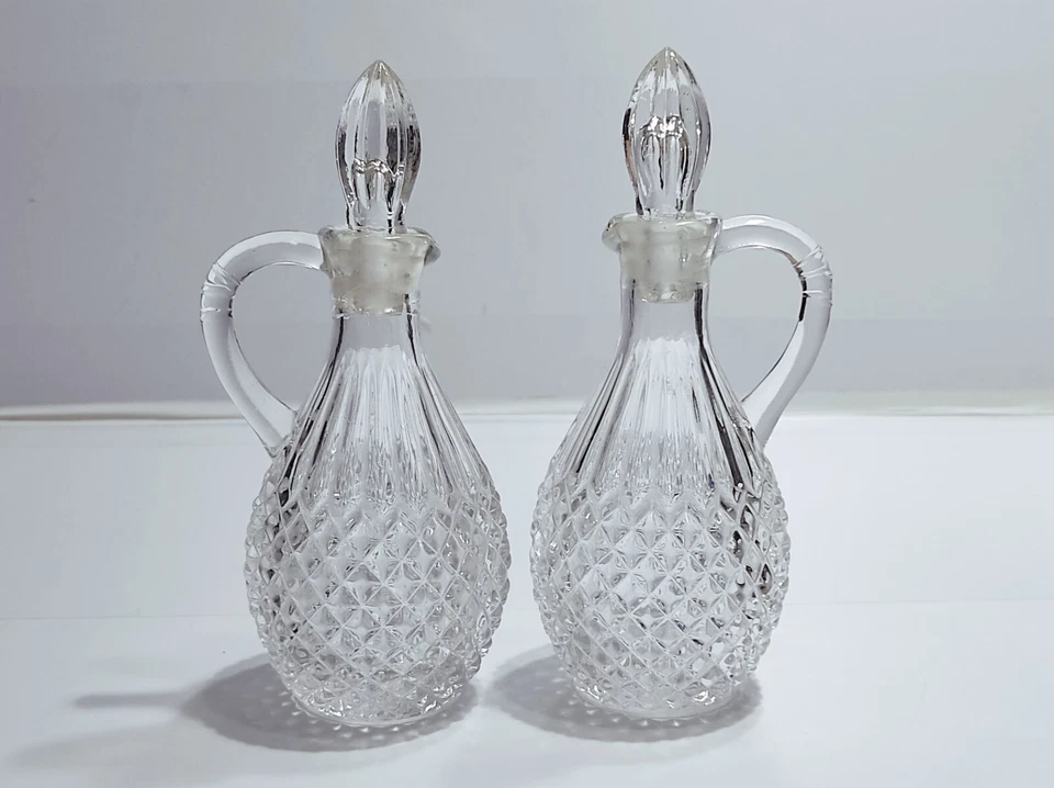 Oliera antica in acciaio Inox e vetro Set con acetiera vintage color argento - Immagine 4 di 4