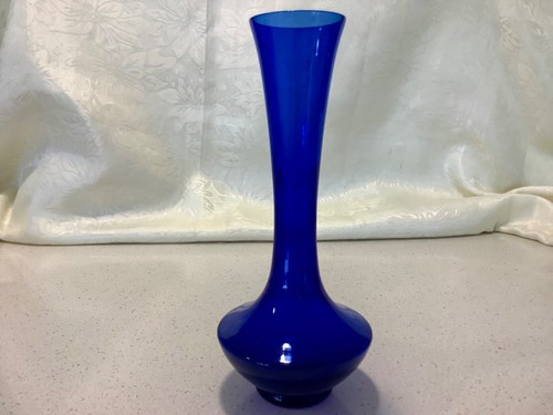 VINTAGE HAND MADE COBALT BLUE ART GLASS MID CENTURY MADE IN JAPAN BUD VASE