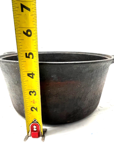 Vtg 4.5 Quart Cast Iron Dutch Oven pot cooking camping cookware Taiwan - Picture 6 of 10