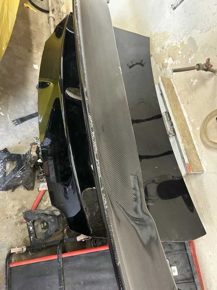 2010-2020 Nissan GTR R35 OEM Rear Trunk Lid With Wing - Image 3 of 4