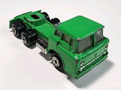 Vintage Yatming Green Ford C-900 COE Semi Truck HO Diecast/Plastic Tractor