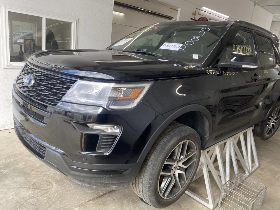 Conjunto de farol esquerdo usado serve para: Ford Explorer Sport 2018 esquerdo grau A - Imagem 4 de 4