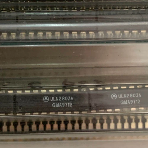 50PCS IC MOTOROLA DIP-18 ULN2803A ULN2803