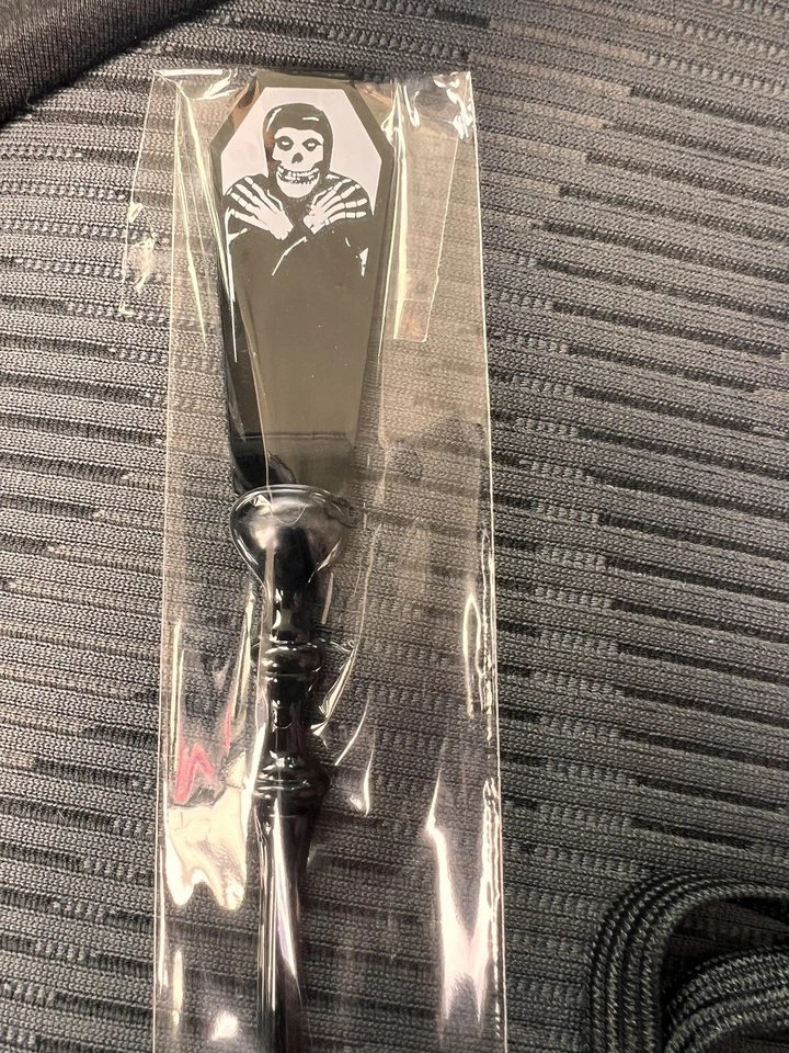 WonderCon 2023 Misfits Licencia Oficial Tiki Swizzel Stick Ayer Foto 4 de 4