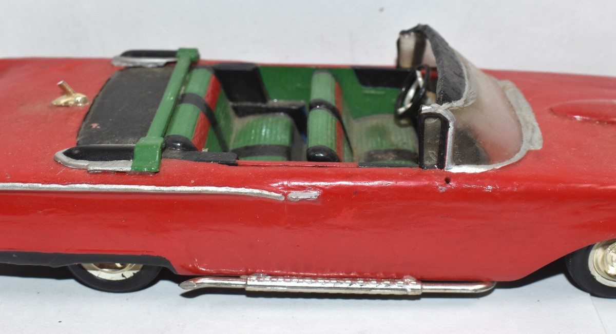 Jouet Voiture Ancienne En Tôle S Fer - Italie, Années 1950, Cabriolet Rouge, 9.5 Cm