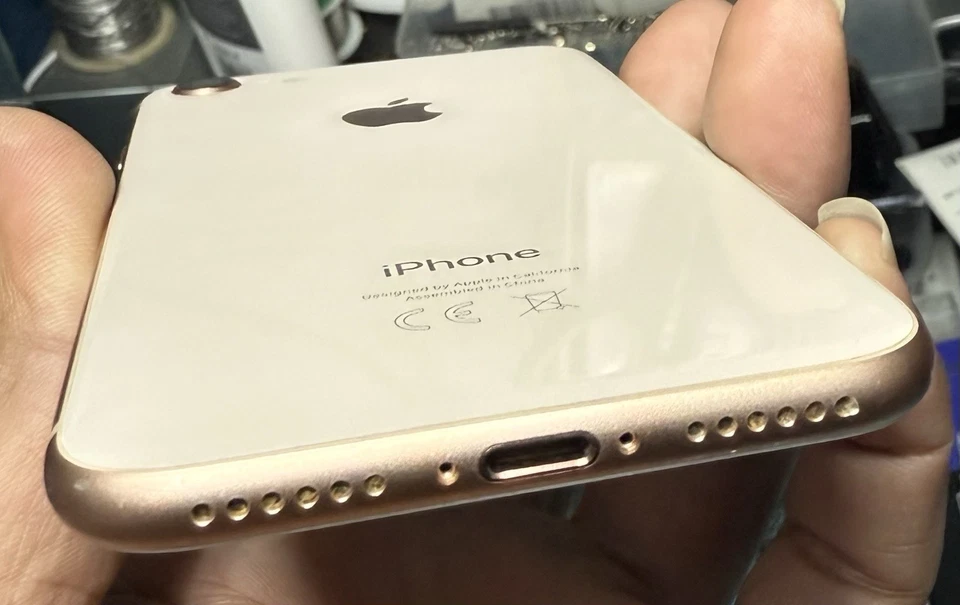 iPhone 8 Grade B Only For Parts. - Image 4 of 4