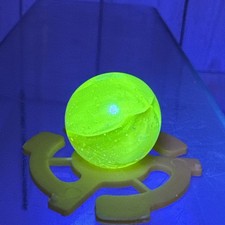 VTG Vitro Agate Hybrid Yellow Cat's Eye Marble UV Glow Green