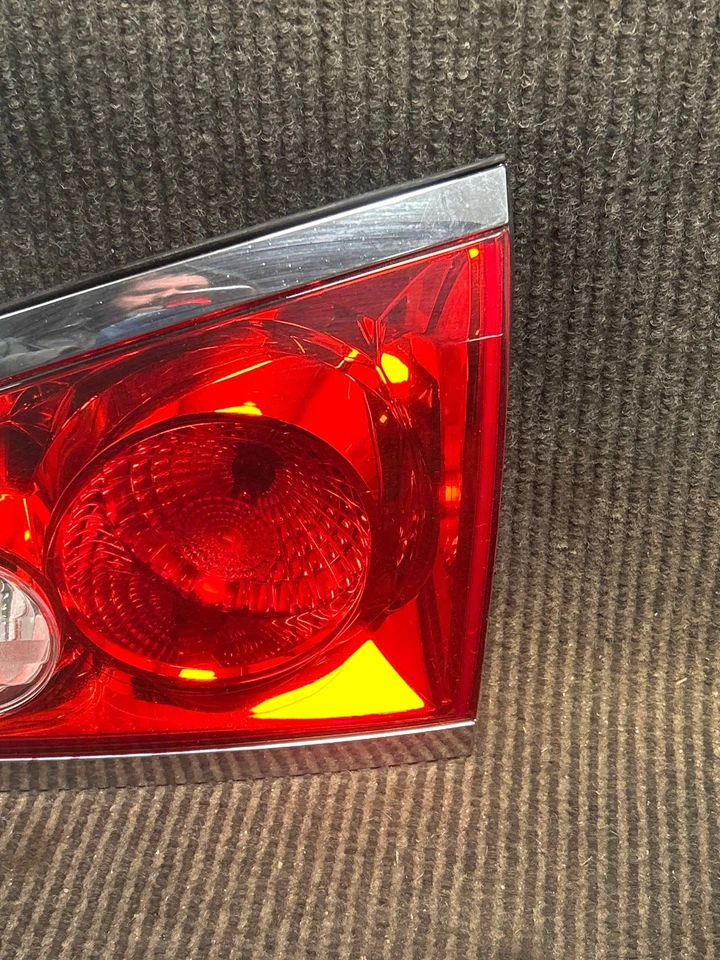 Fits 2008-2012 Buick Enclave Right LId/Trunk Tail Light OEM:25889252 - Image 2 of 4