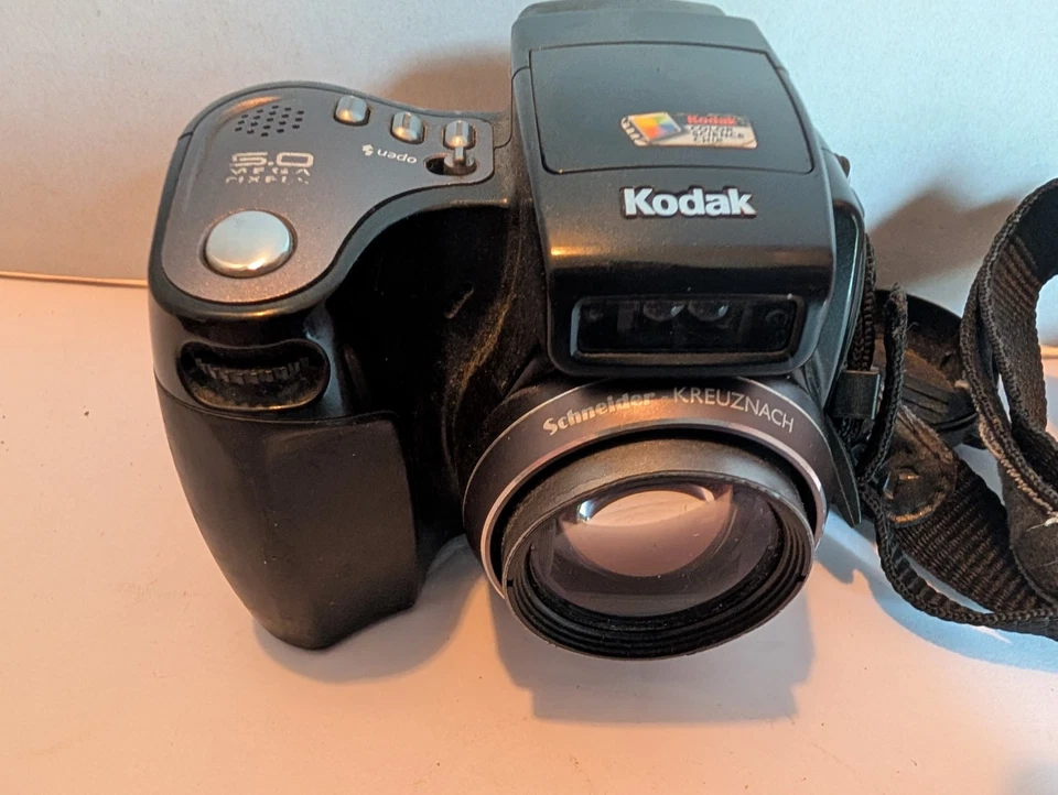 Used Kodak EasyShare Black Digital Camera DX7590 - Image 2 of 4