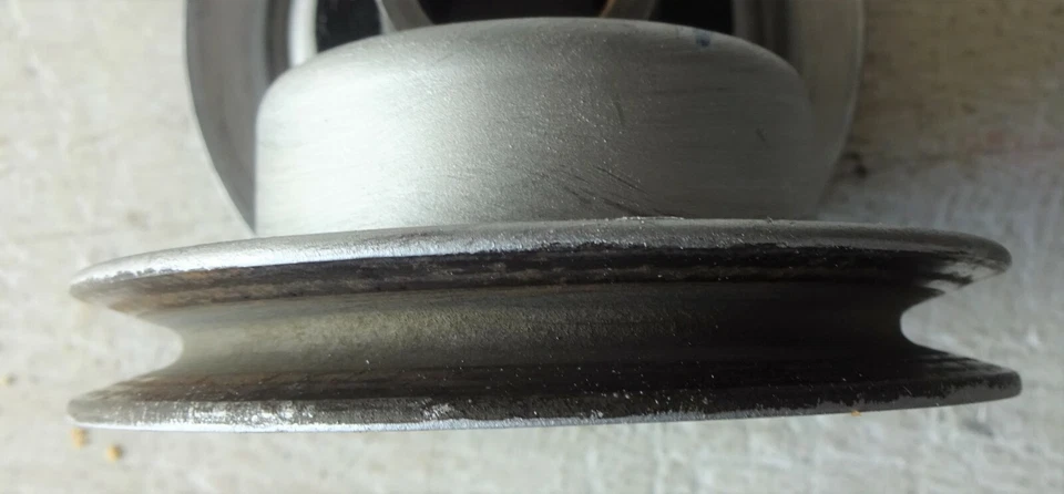 ISUZU KB25 KB26 KB41 P/U UTE MODELO 1972 87 MOTOR G160 BOMBA DE AGUA POLEA USADA Foto 3 de 4