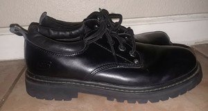 non slip skechers mens