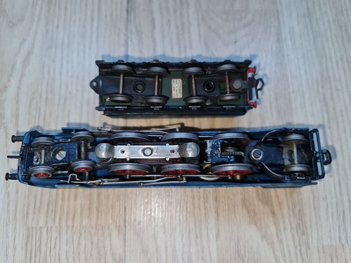 HORNBY DUBLO RAILWAYS OO GAUGE 3 RAIL LNER SIR NIGEL GRESLEY LOCOMOTIVE No.7 - Picture 8 of 9
