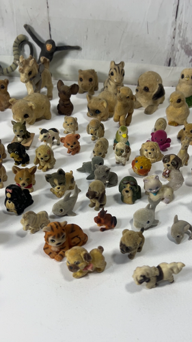 LOT OF 100+ VINTAGE FLOCKED ASSORTED ANIMALS TOYS-SAFARI-ZOO-MONEYS-SEA-DOGS-ETC - Video 1 of 1